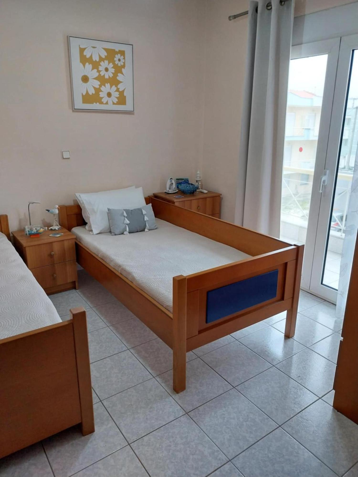 Elegant Apartment Near The Beach Néa Péramos Kültér fotó