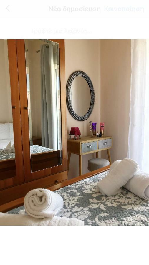 Elegant Apartment Near The Beach Néa Péramos Kültér fotó